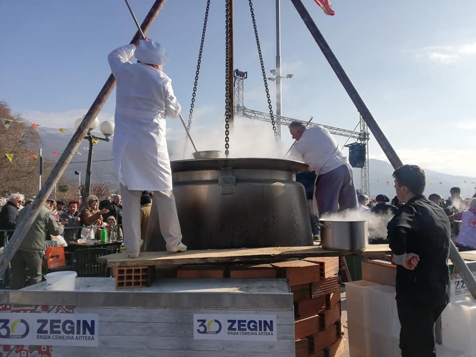 1,5 ТОНИ РИБНА ЧОРБА ЗА ДЕНОТ НА РИБАРИТЕ