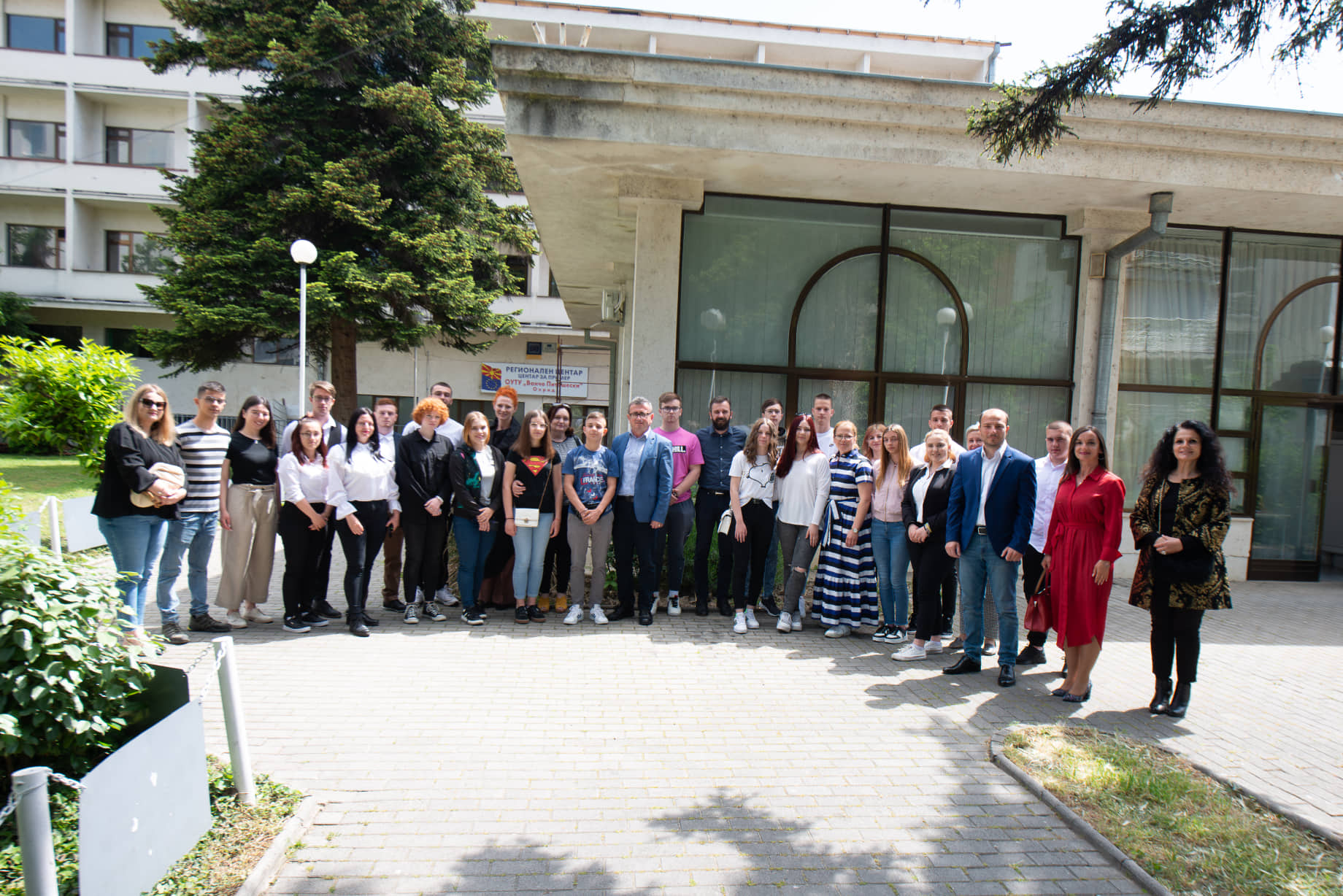 Во рамките на ЕРАЗМУС+ проектот „Учи и подели“, во посета на државното средно училиште, РЦСОО„Ванчо Питошески“-Охрид, се гостите од Хрватска од средното стручно училиште од Винковци